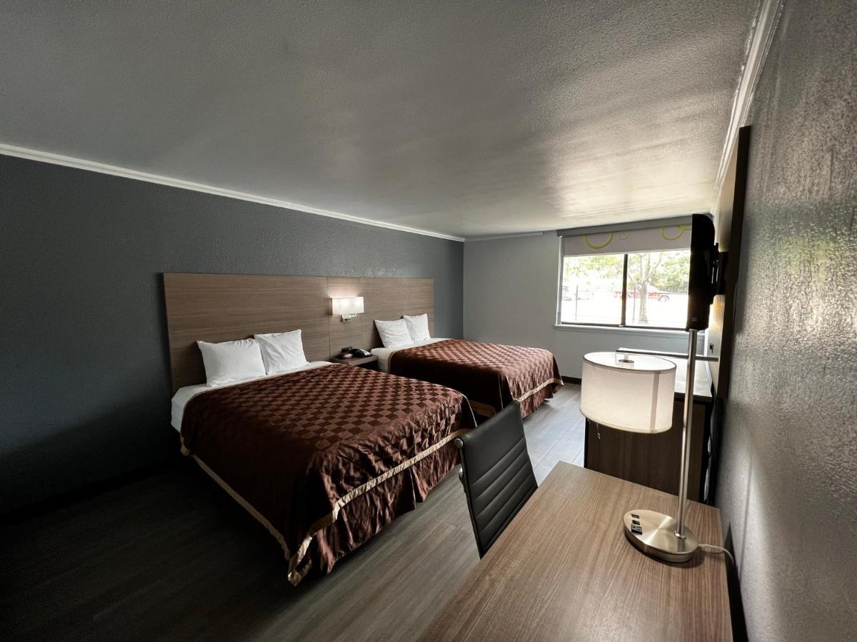 Super 8 By Wyndham Fort Worth Entertainment District Exterior foto