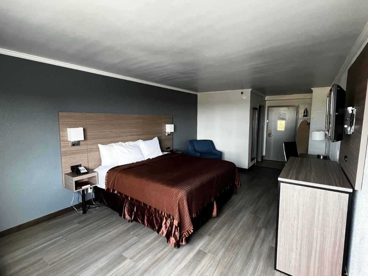 Super 8 By Wyndham Fort Worth Entertainment District Exterior foto