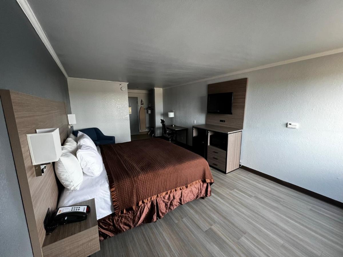 Super 8 By Wyndham Fort Worth Entertainment District Exterior foto